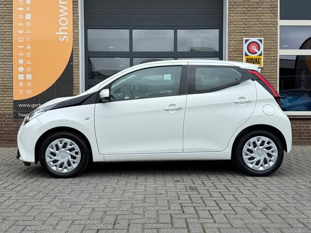 Toyota AYGO 1.0 VVT-I X-PLAY LIMITED 5-DRS AIRCO/NAVI/LED/CAMERA/NL-AUTO/1E EIG.