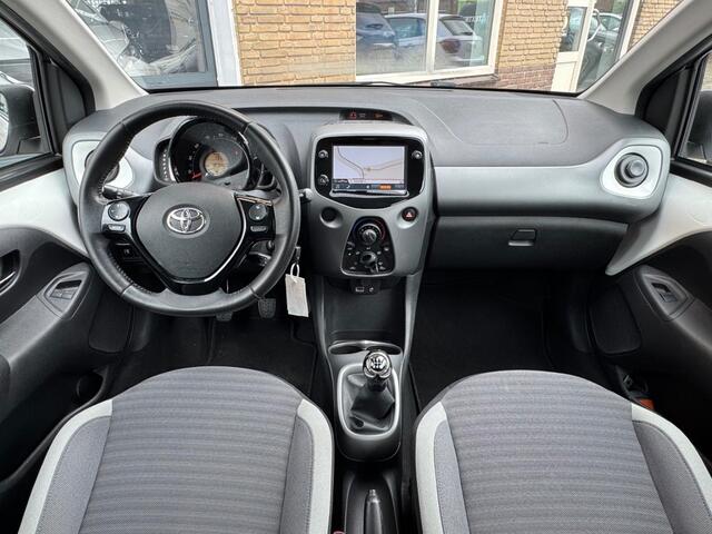 Toyota AYGO 1.0 VVT-I X-PLAY LIMITED 5-DRS AIRCO/NAVI/LED/CAMERA/NL-AUTO/1E EIG.
