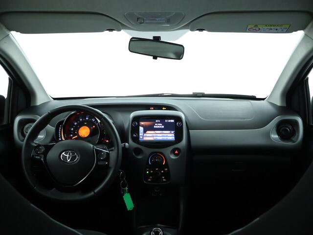 Toyota AYGO 1.0 VVT-i x-play | Automaat | Unieke km-stand |