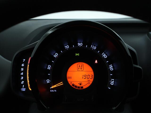 Toyota AYGO 1.0 VVT-i x-play | Automaat | Unieke km-stand |