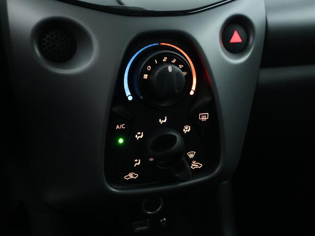 Toyota AYGO 1.0 VVT-i x-play | Automaat | Unieke km-stand |