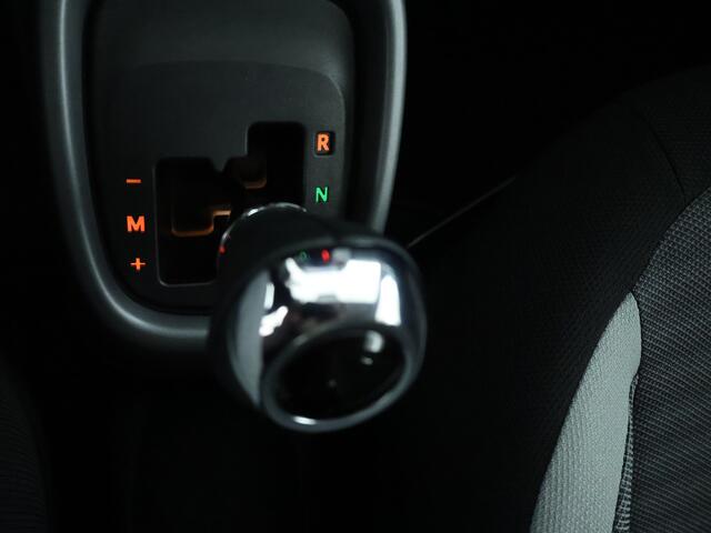 Toyota AYGO 1.0 VVT-i x-play | Automaat | Unieke km-stand |