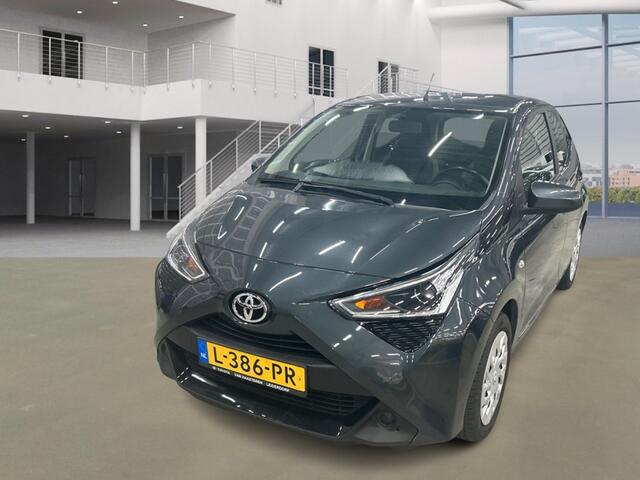 Toyota AYGO 1.0 VVT-i x-play AUT! 1e Eig! Camera! Carplay! VERWACHT!!