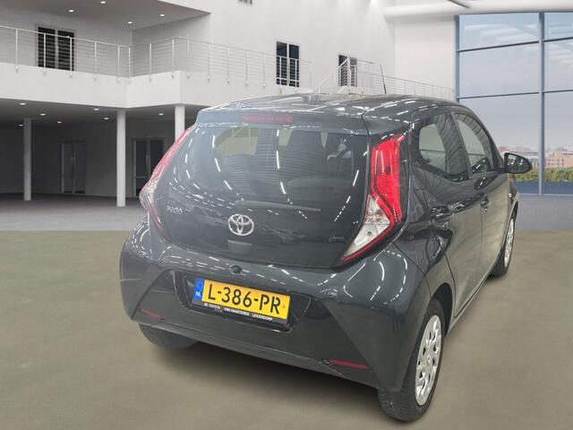 Toyota AYGO 1.0 VVT-i x-play AUT! 1e Eig! Camera! Carplay! VERWACHT!!