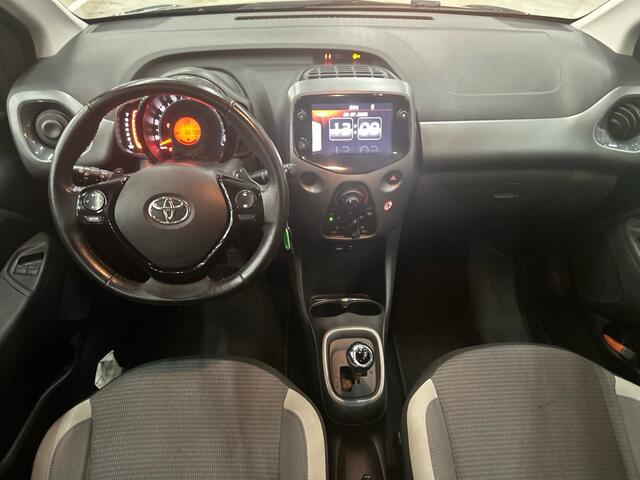 Toyota AYGO 1.0 VVT-i x-play AUT! 1e Eig! Camera! Carplay! VERWACHT!!