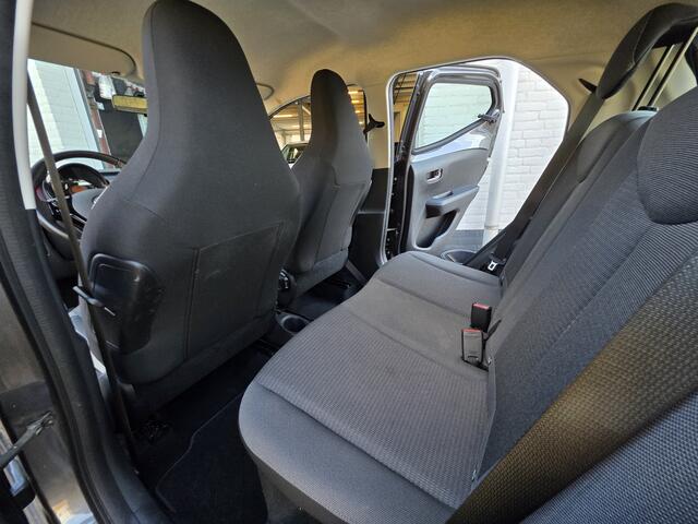 Toyota AYGO 1.0 VVT-i x-play AUT! 1e Eig! Camera! Carplay! VERWACHT!!
