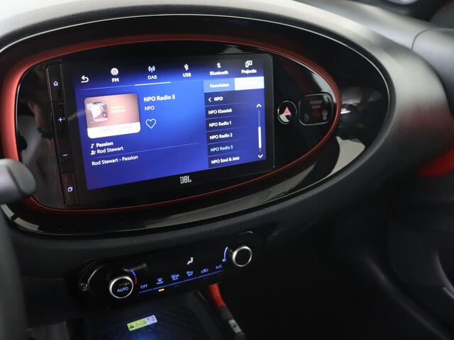 Toyota AYGO X 1.0 VVT-i MT Envy I Navigatie I Climate Control I Cruise Control Adaptief I Camera I USB I | Volledig LOUWMAN Onderhouden I Afneembare Trekhaak I JBL Subwoofer I