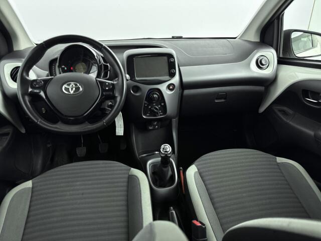 Toyota AYGO 1.0 VVT-i x-play Leseman aangemeld vanaf handerlaar 4-7