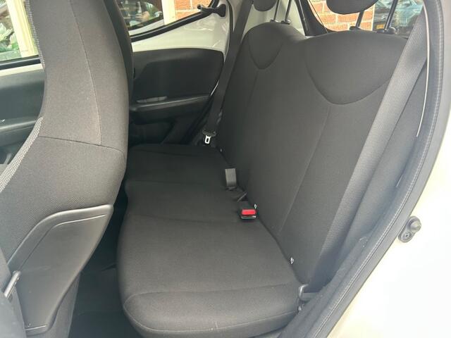 Toyota AYGO 1.0 VVT-i x-fun KOUDE AIRCO / LED / CV+AB / RIJKLAAR / BLUETOOTH