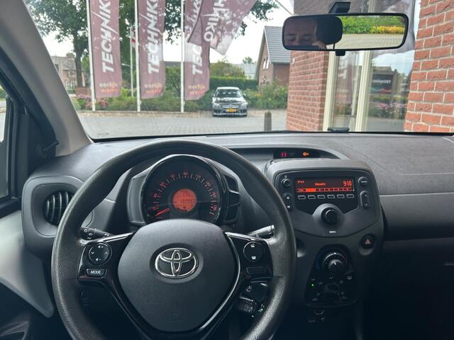 Toyota AYGO 1.0 VVT-i x-fun KOUDE AIRCO / LED / CV+AB / RIJKLAAR / BLUETOOTH
