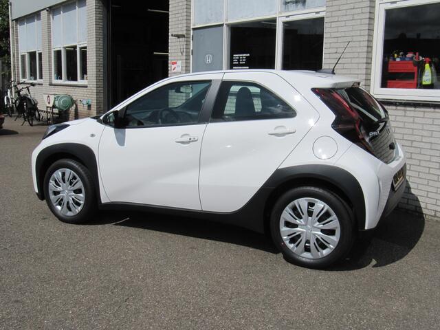 Toyota AYGO X 1.0 VVT-i MT Play camera,key less,stoelverwarming