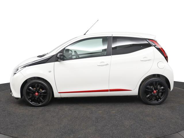 Toyota AYGO 1.0 VVT-i x-cite | Climate control | Lichmetalen velgen | Camera |