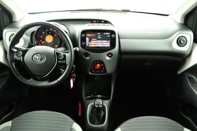 Toyota AYGO 1.0 VVT-i x-cite | Climate control | Lichmetalen velgen | Camera |