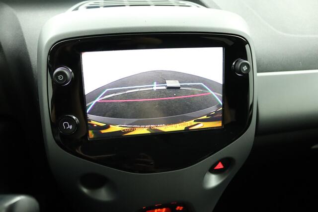 Toyota AYGO 1.0 VVT-i x-cite | Climate control | Lichmetalen velgen | Camera |