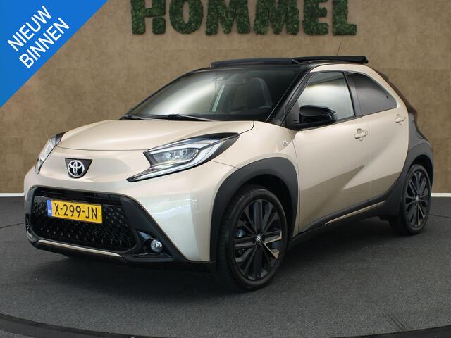 Toyota AYGO X 1.0 VVT-i MT Premium - ORIGINEEL NEDERLANDSE AUTO - CARBIO DAK - PARKEERSENSOREN VOOR EN ACHTER - DRAADLOZE APPLE CARPLAY/ANDROID AUTO - DRAADLOZE TELEFOONLADER - VOORSTOELEN VERWARMD - NAVIGATIE