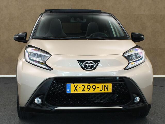 Toyota AYGO X 1.0 VVT-i MT Premium - ORIGINEEL NEDERLANDSE AUTO - CARBIO DAK - PARKEERSENSOREN VOOR EN ACHTER - DRAADLOZE APPLE CARPLAY/ANDROID AUTO - DRAADLOZE TELEFOONLADER - VOORSTOELEN VERWARMD - NAVIGATIE
