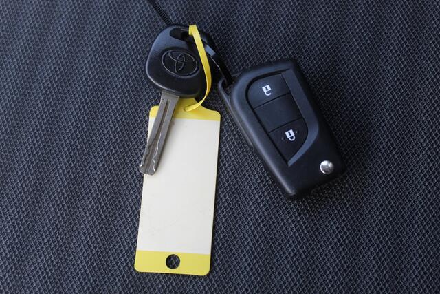 Toyota AYGO 1.0 VVT-i x-play limited Navigatie/Achteruitrijcamera/Apple carplay/Airco/Bluetooth/Toerenteller/Multifunctioneel stuurwiel/LED koplampen/Elektrisch verstelbare spiegels/Elektrische ramen.