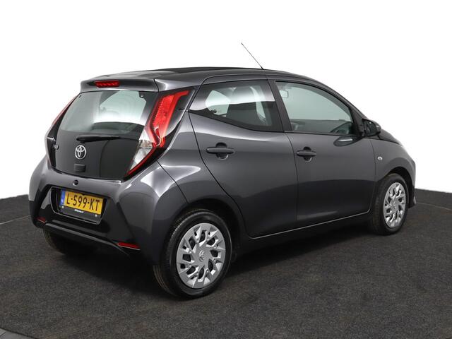 Toyota AYGO 1.0 VVT-i x-play cabrio | Schuifdak | Airco | Achteruitrijcamera | Bluetooth |