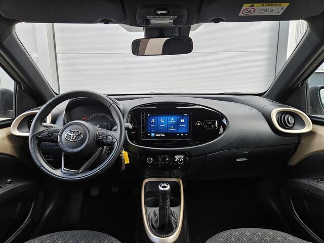Toyota AYGO X 1.0 VVT-i MT Pulse | Ginger beige/Zwart | All Season Banden| Org NL en 1e Eigenaar |