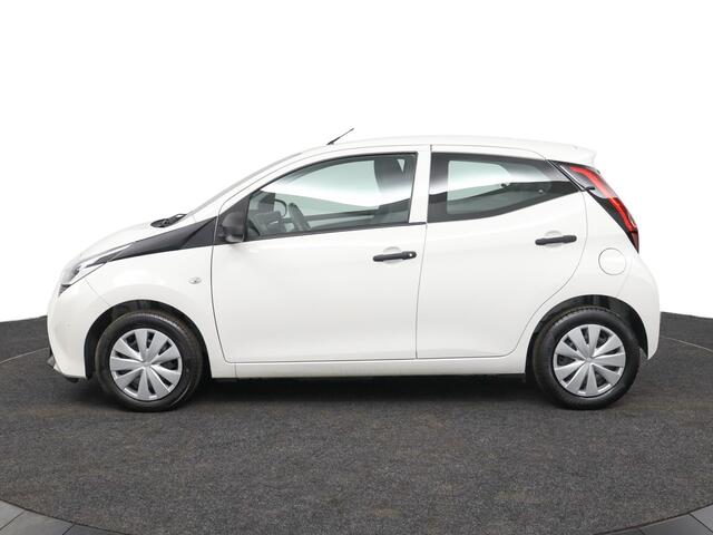 Toyota AYGO 1.0 VVT-i x-fun | Radio | Centrale deurvergrendeling | Stoel in hoogte verstelbaar |