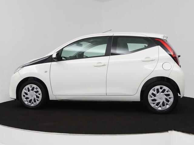 Toyota AYGO 1.0 VVT-i x-play