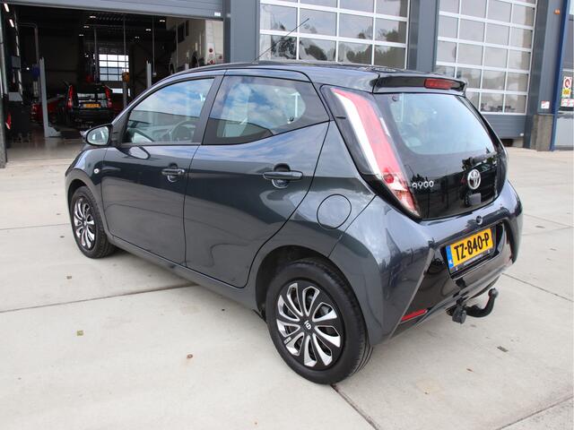Toyota AYGO 1.0 VVT-i x-play Trekhaak!, Cruise controle, Camera Zomer aanbieding!