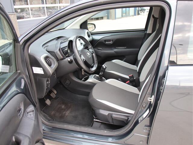 Toyota AYGO 1.0 VVT-i x-play Trekhaak!, Cruise controle, Camera Zomer aanbieding!