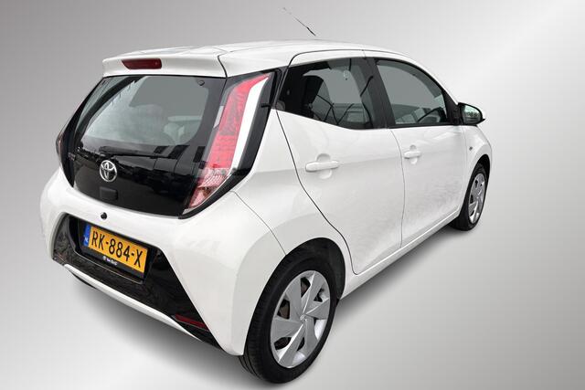 Toyota AYGO 1.0 VVT-i x-play, Navi, Parkeercamera, Bluetooth