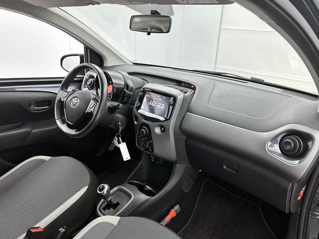 Toyota AYGO 1.0 VVT-i x-play Automaat | 1e Eigenaar | Dealer Onderhouden | Apple Carplay / Android Auto | Camera |