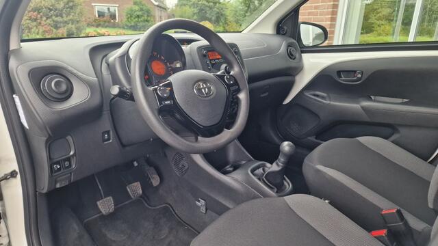 Toyota AYGO 1.0 VVT-i x-fun, Airco, Bluetooth, NL Auto!