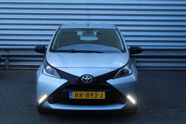 Toyota AYGO 1.0 VVT-i 70pk x-fun NL-Auto NAP 16321km Airco CPV El. Ramen LED 1e Eigenaar