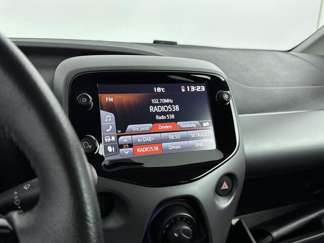 Toyota AYGO 1.0 VVT-i X-Play X-Shift Automaat | NL-Auto | Apple Carplay -/ Android Auto | Airco | Parkeercamera |