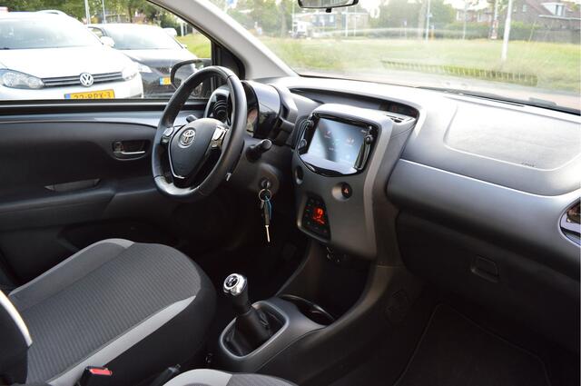 Toyota AYGO 73PK VVT-i x-joy Nap / Clima / 1e eigen. / Lmv. / Fabr.garantie / Camera