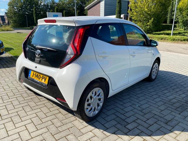 Toyota AYGO 1.0 VVT-I X-PLAY