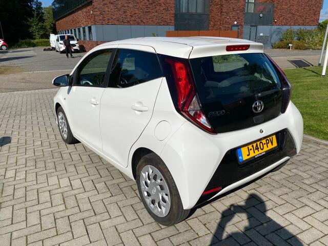 Toyota AYGO 1.0 VVT-I X-PLAY