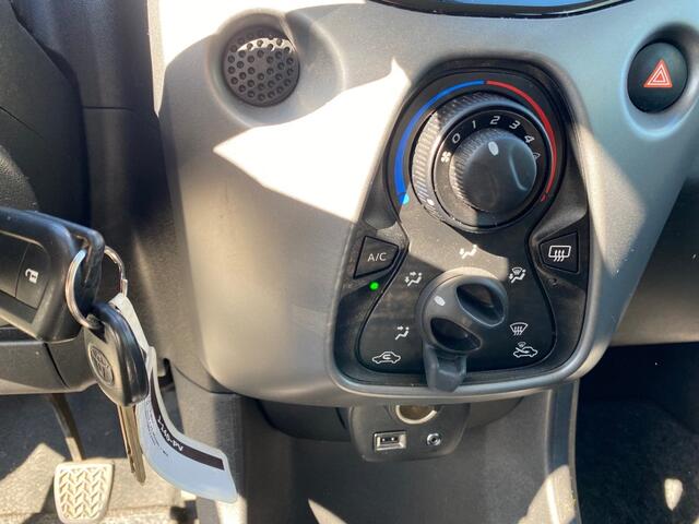 Toyota AYGO 1.0 VVT-I X-PLAY
