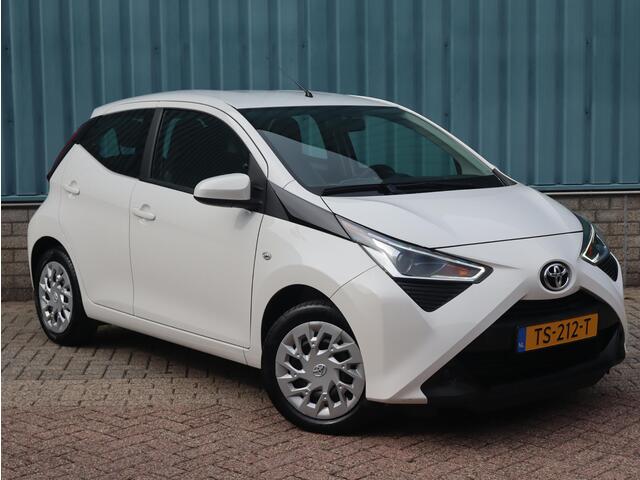 Toyota AYGO 1.0 VVT-i x-play | LAGE KM-STAND | CARPLAY/ANDROID AUTO | CAMERA |