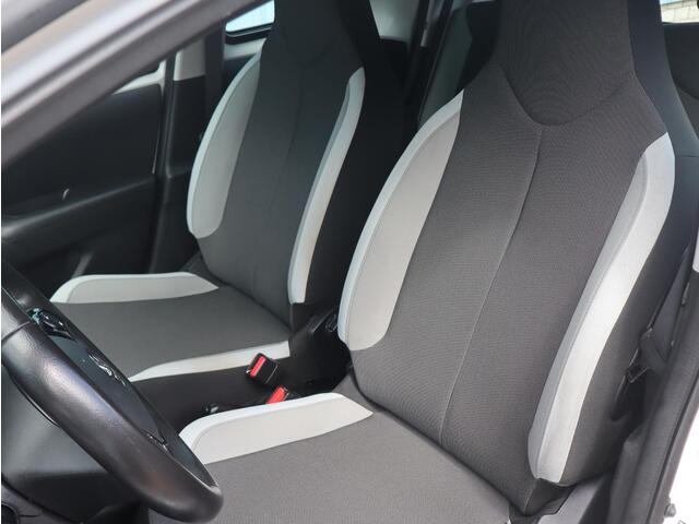 Toyota AYGO 1.0 VVT-i x-play | LAGE KM-STAND | CARPLAY/ANDROID AUTO | CAMERA |