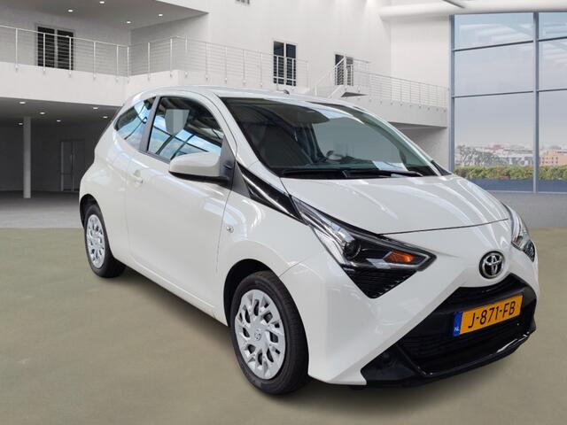 Toyota AYGO 1.0 VVT-i x-play AUT! Camera! Apk 7-2026! VERWACHT!!