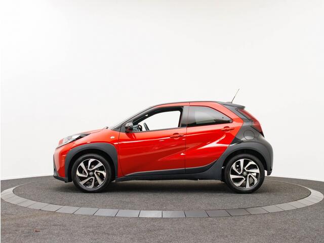 Toyota AYGO 1.0 VVT-i MT Premium | Navigatie | Camera | Stoelverwarming