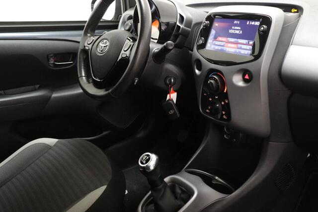 Toyota AYGO 1.0 VVT-i x-play | MULTIMEDIA PACK | DAB | APPLE | CAMERA