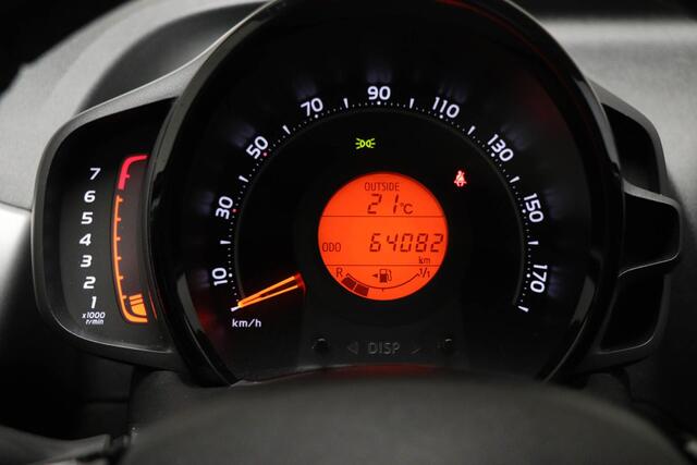 Toyota AYGO 1.0 VVT-i x-play | MULTIMEDIA PACK | DAB | APPLE | CAMERA