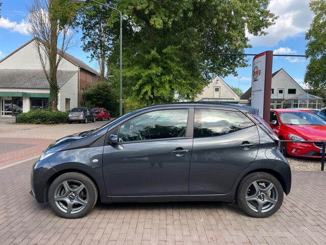 Toyota AYGO 1.0 VVT-I X-PLAY / CAMERA / AIRCO / LED / 15'' LM-VELGEN