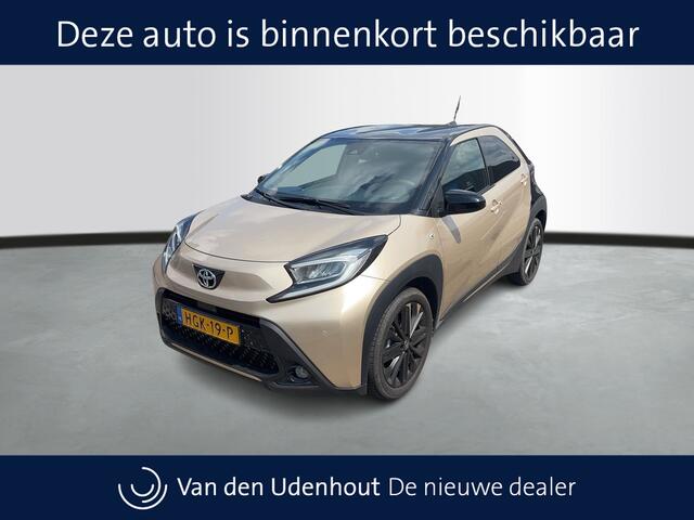 Toyota AYGO X 1.0 VVT-i S-CVT Automaat Premium / Navigatie / Stoelverwarming / Camera
