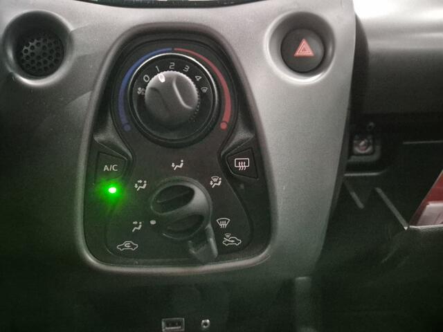 Toyota AYGO 1.0 VVT-i x-play AUT! Camera! Carplay! VERWACHT!!