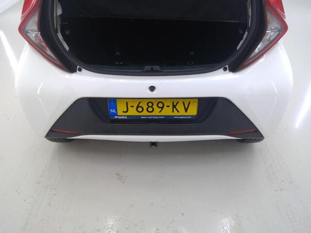 Toyota AYGO 1.0 VVT-i x-fun Airco Cruise control Trekhaak Bluetooth 1e Eigenaar Dealeronderhouden