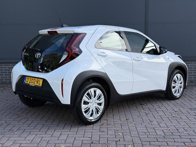Toyota AYGO X 1.0 VVT-i MT Play / Eerste Eigenaar / Dealer Onderhouden / Navigatie via Apple Carplay & Android Auto / Achteruitrij Camera / Cruise /