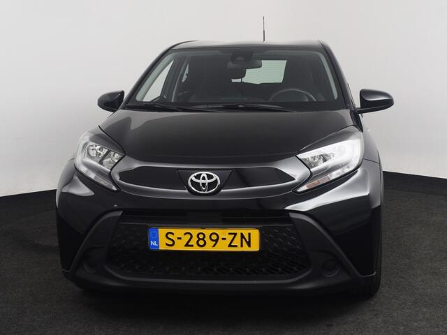 Toyota AYGO 1.0 VVT-i MT Play | Camera o CarPlay o Cruise o Airco