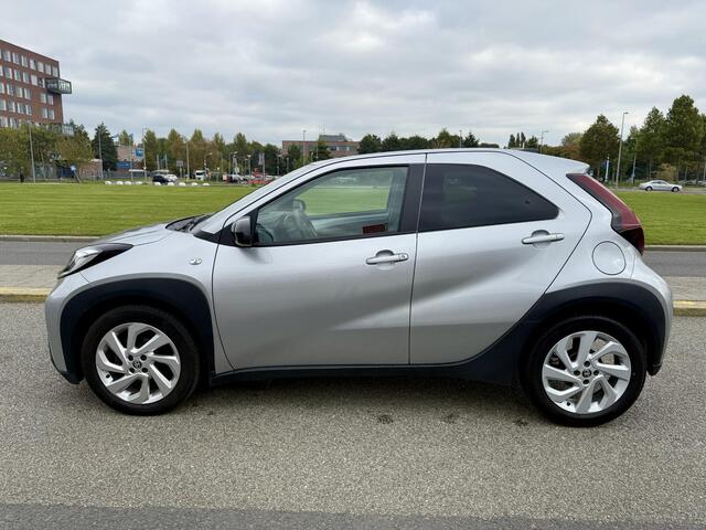 Toyota AYGO X 1.0 VVT-i MT first 17'' LMV / Carplay / Stoelverwarming