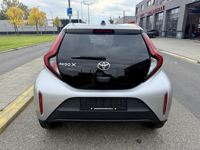 Toyota AYGO X 1.0 VVT-i MT first 17'' LMV / Carplay / Stoelverwarming